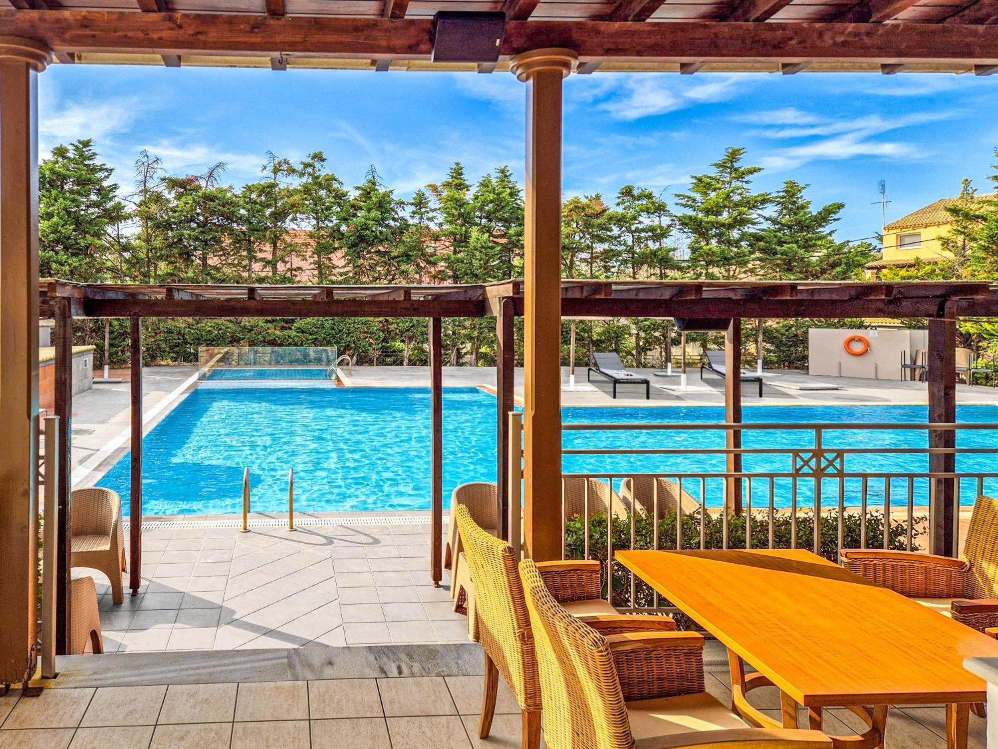 Thinalos Aparthotel Ахарави Экстерьер фото